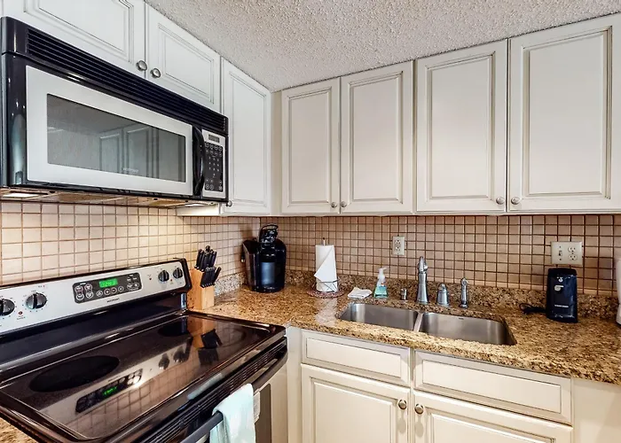 Royal Hawaiian Apartment *
